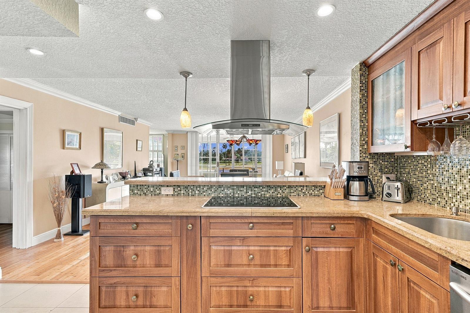 3980 Oaks Clubhouse Drive # 212, Pompano Beach FL 33069 photo 2