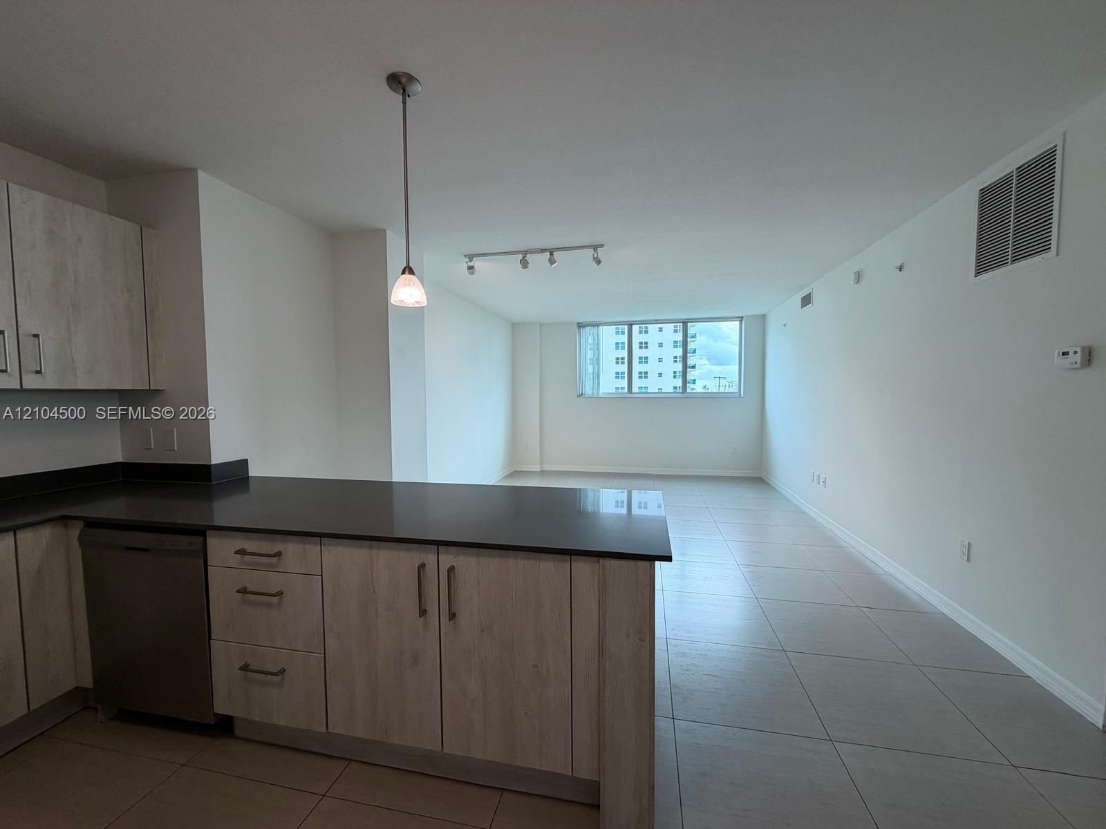 7525 E Treasure Dr # 309, North Bay Village FL 33141 photo 3