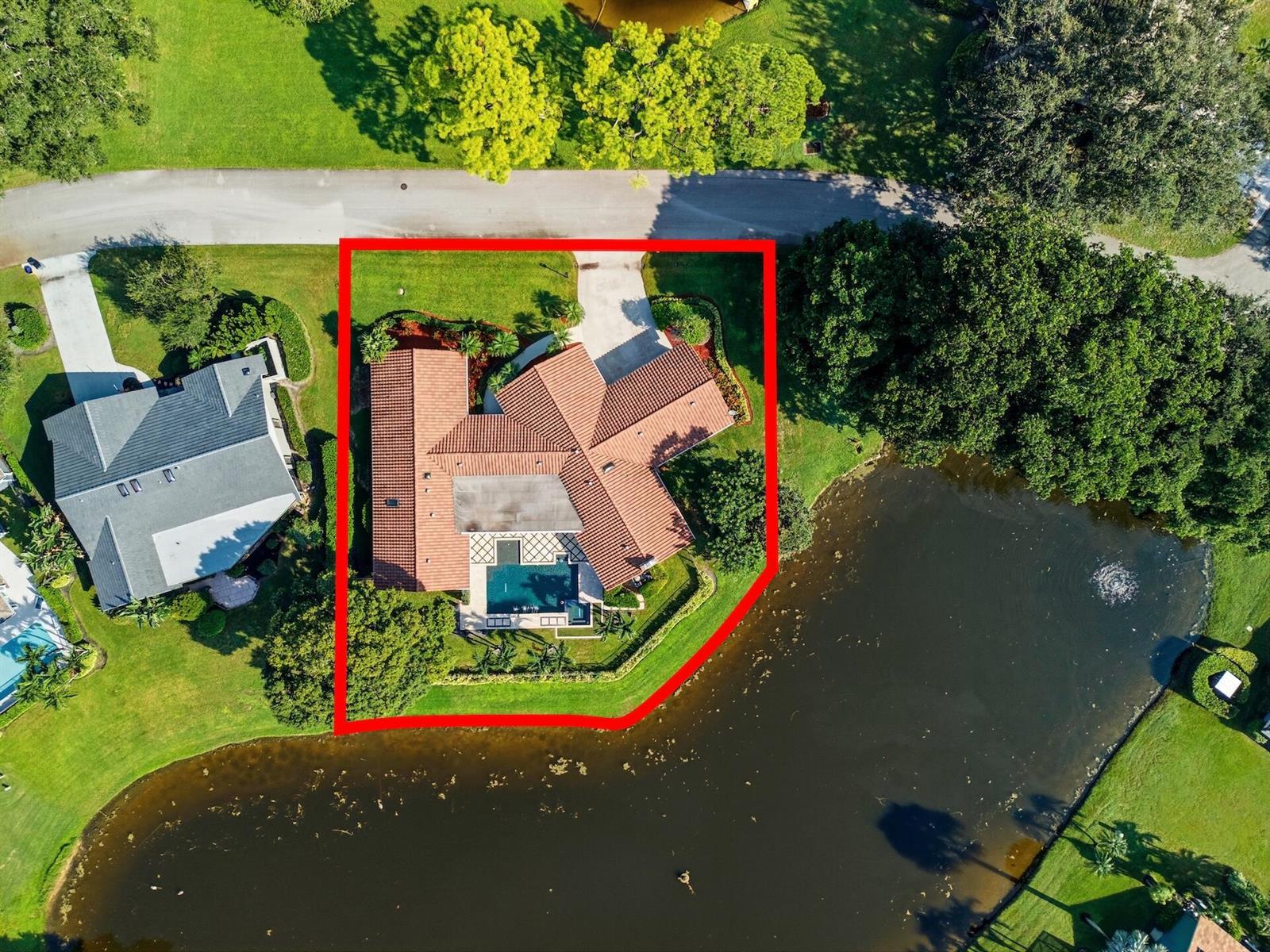 1013 SHADY LAKES Circle, Palm Beach Gardens FL 33418