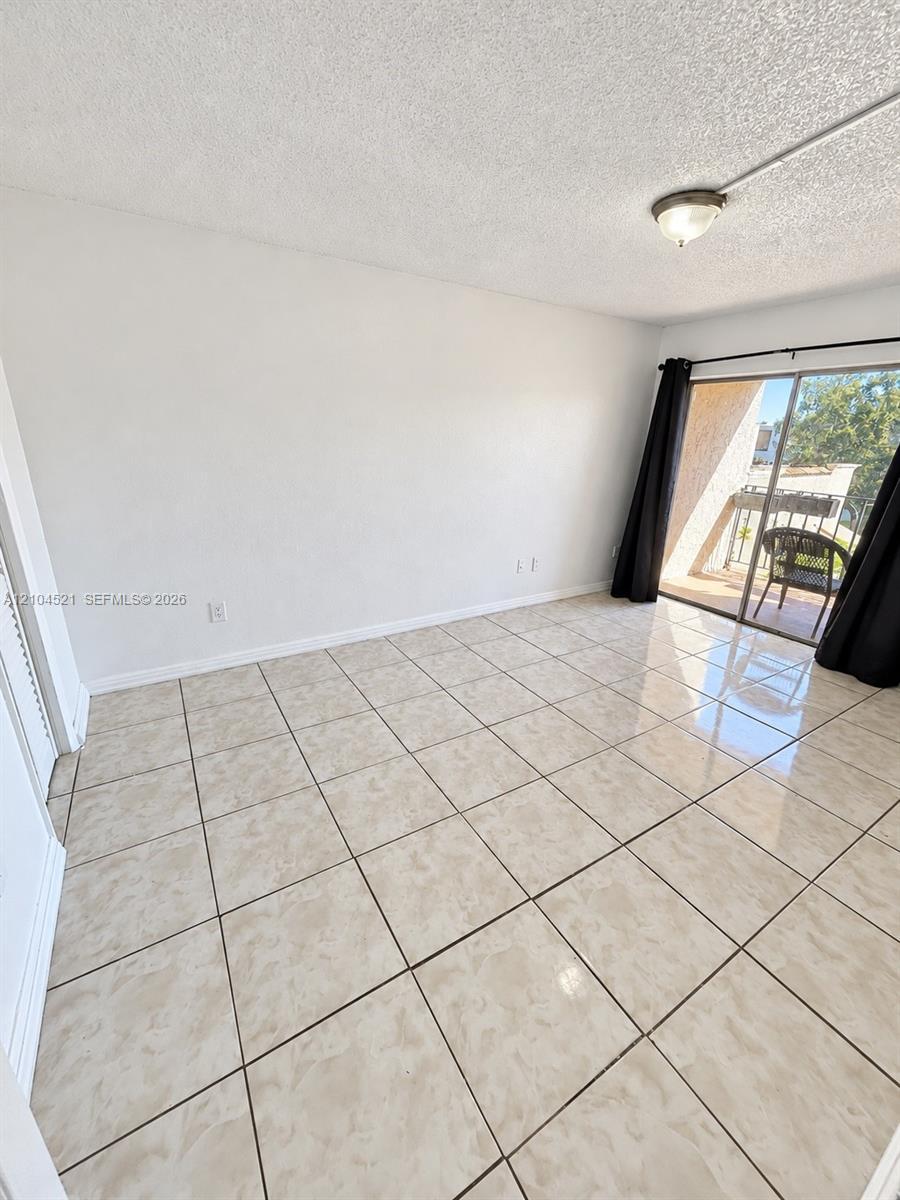 1305 W 53rd St # 405, Hialeah FL 33012 photo 4