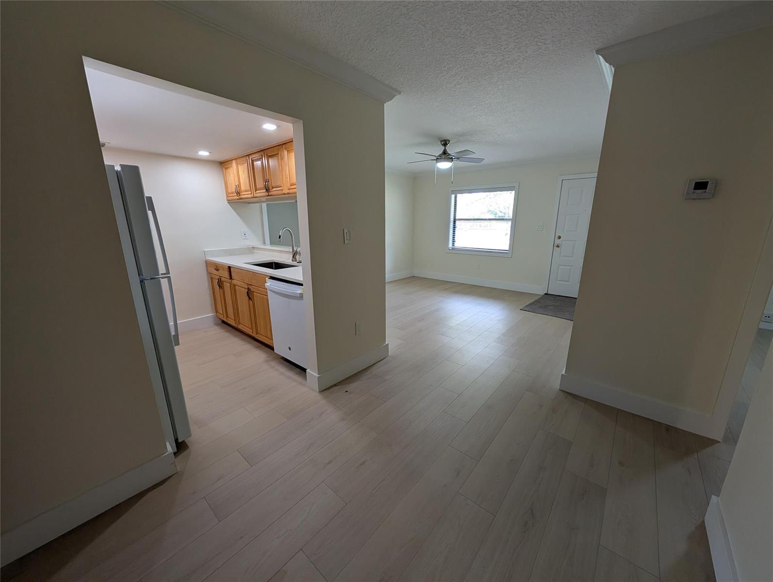 6040 Shaker Wood Circle, Tamarac FL 33319 photo 5