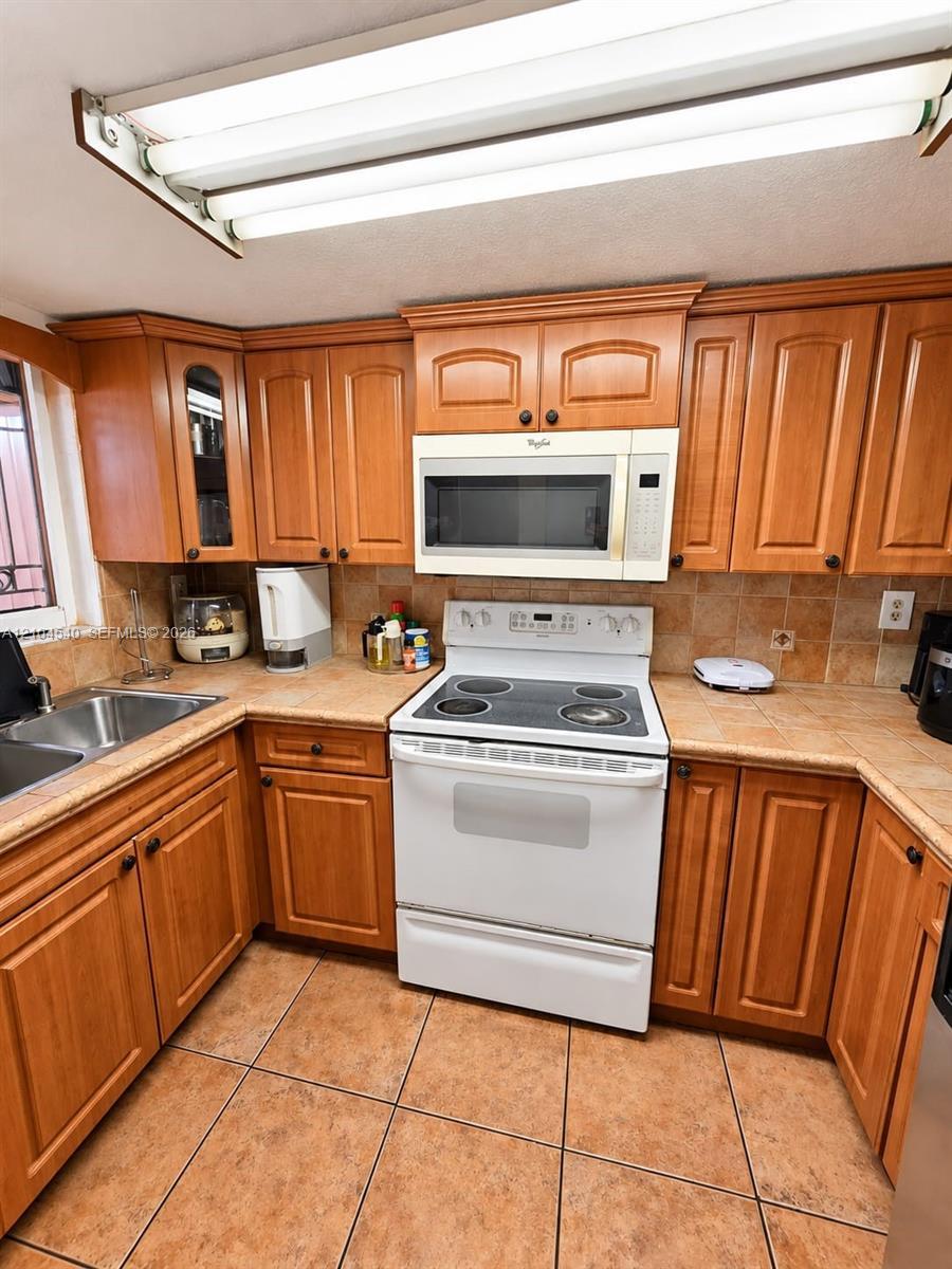 1064 W 42nd St # 9, Hialeah FL 33012 photo 5