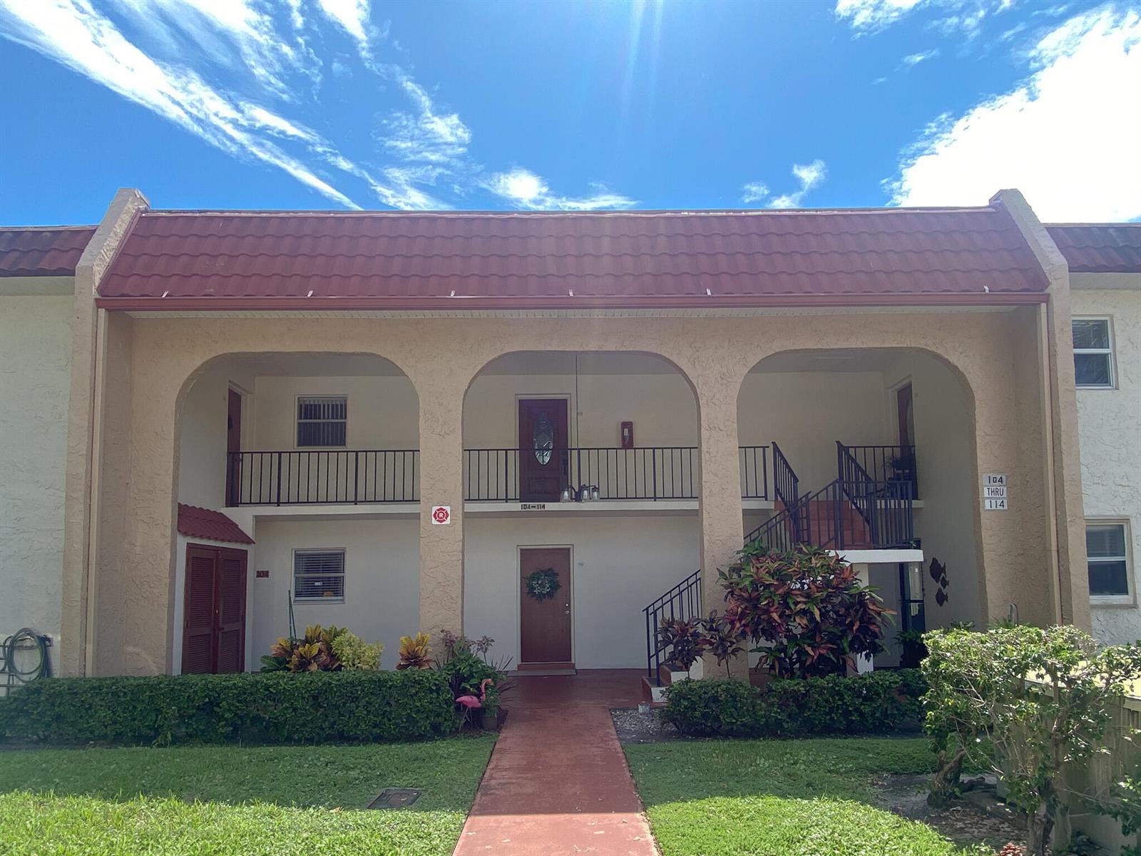 108 Lake Evelyn Drive, West Palm Beach FL 33411 photo 2