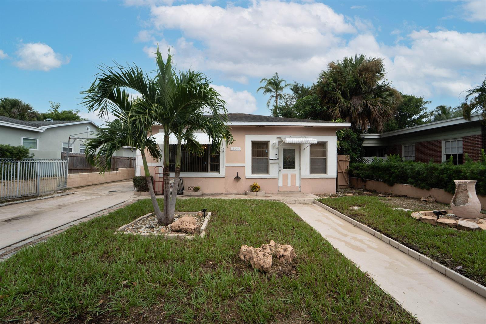 521 26TH Street, West Palm Beach FL 33407