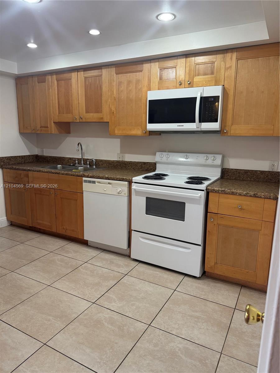 8401 SW 107th Ave # 318E, Miami FL 33173 photo 2