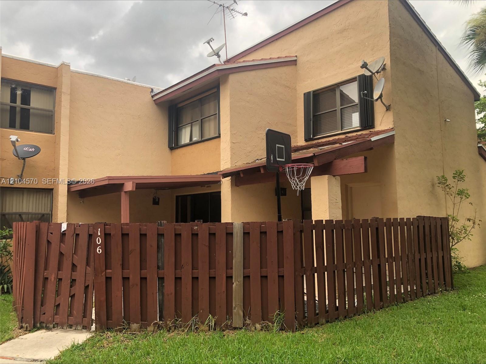 341 W Park Dr # 15, Miami FL 33172 photo 4