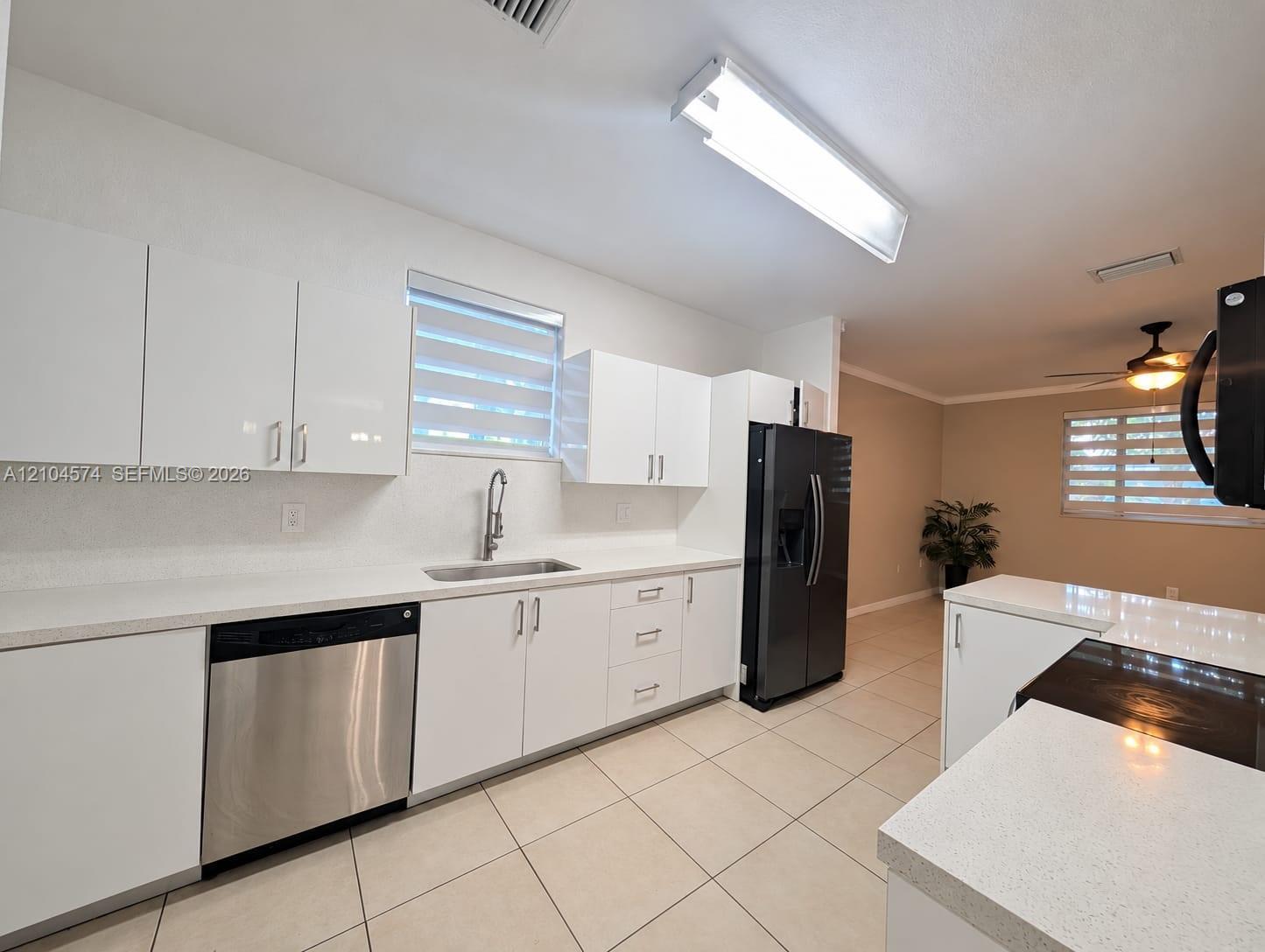1025 NE 16th Ave, Homestead FL 33033 photo 4
