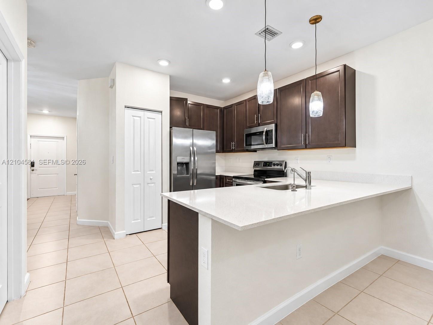 1108 SE 26th Ter, Homestead FL 33035 photo 3
