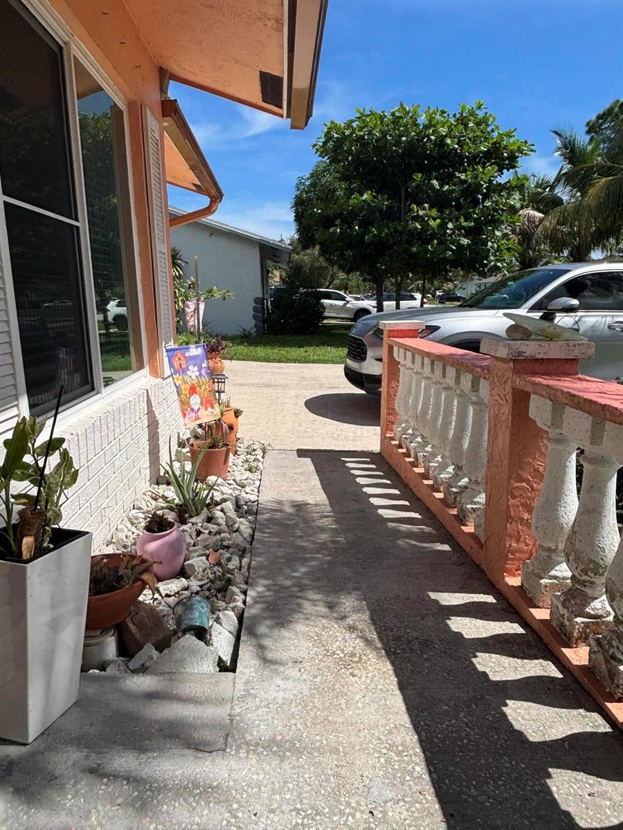 4553 VESPASIAN Court, Lake Worth FL 33463 photo 4