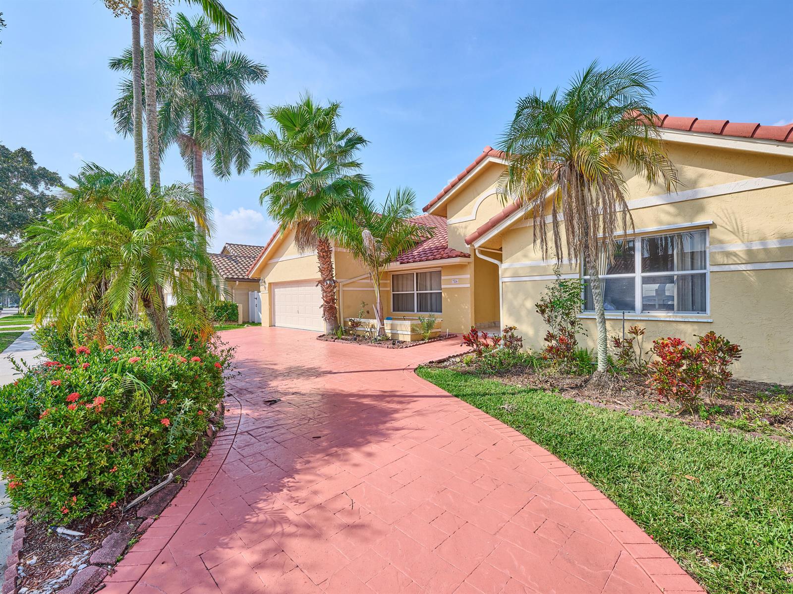 786 NW 164th Avenue, Pembroke Pines FL 33028