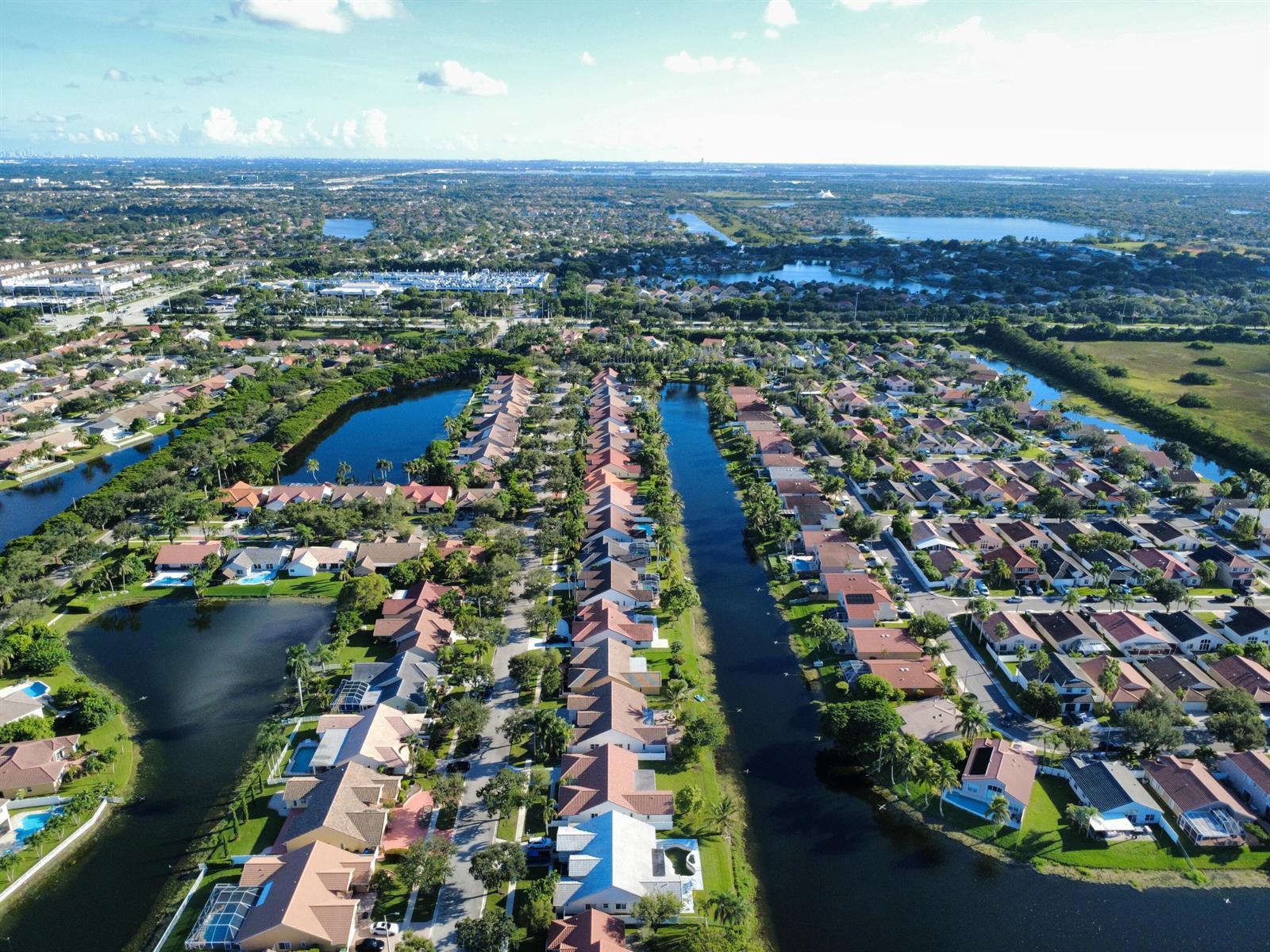 786 NW 164th Avenue, Pembroke Pines FL 33028 photo 4