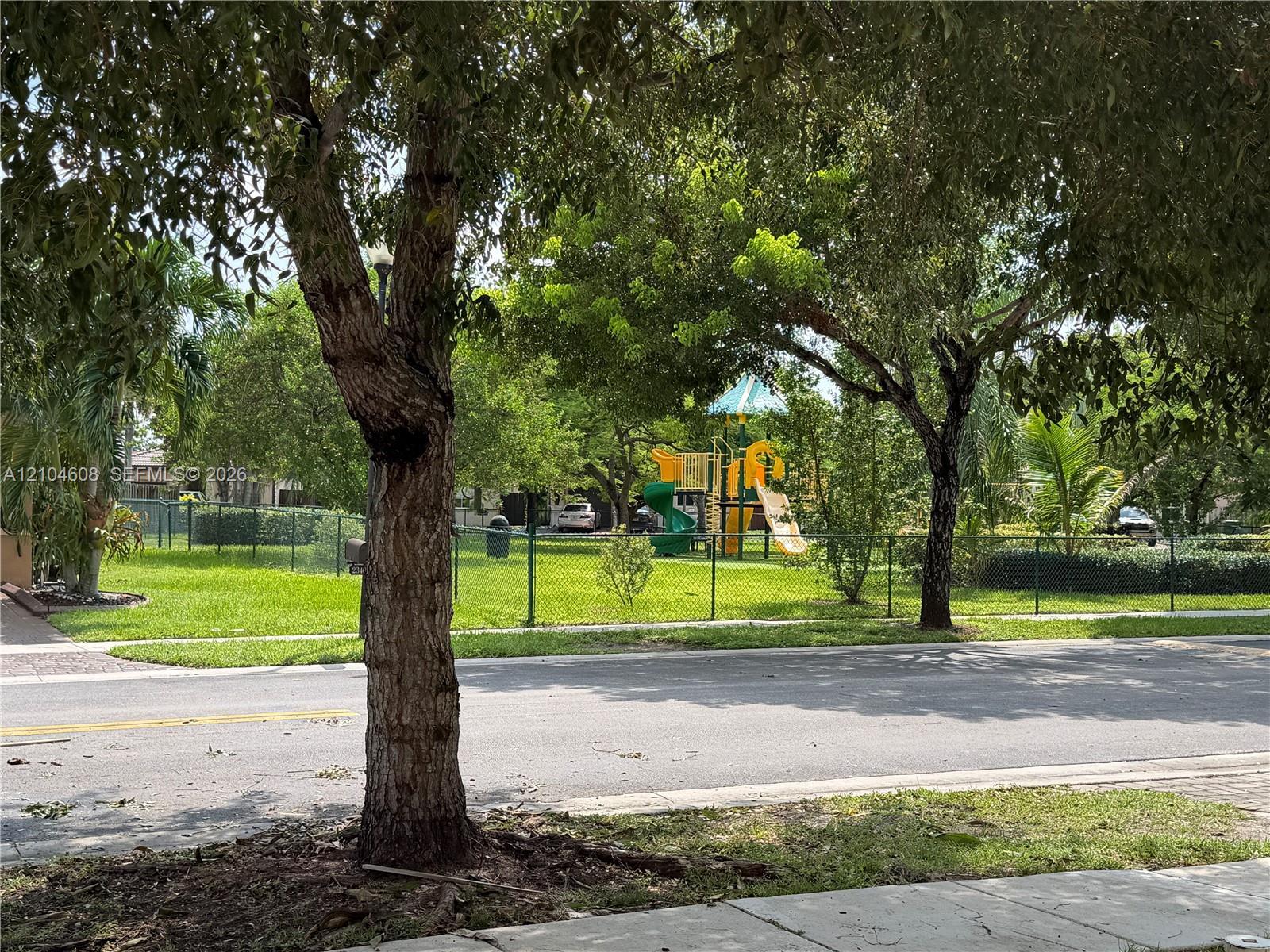 2333 NE 4th St, Homestead FL 33033 photo 4