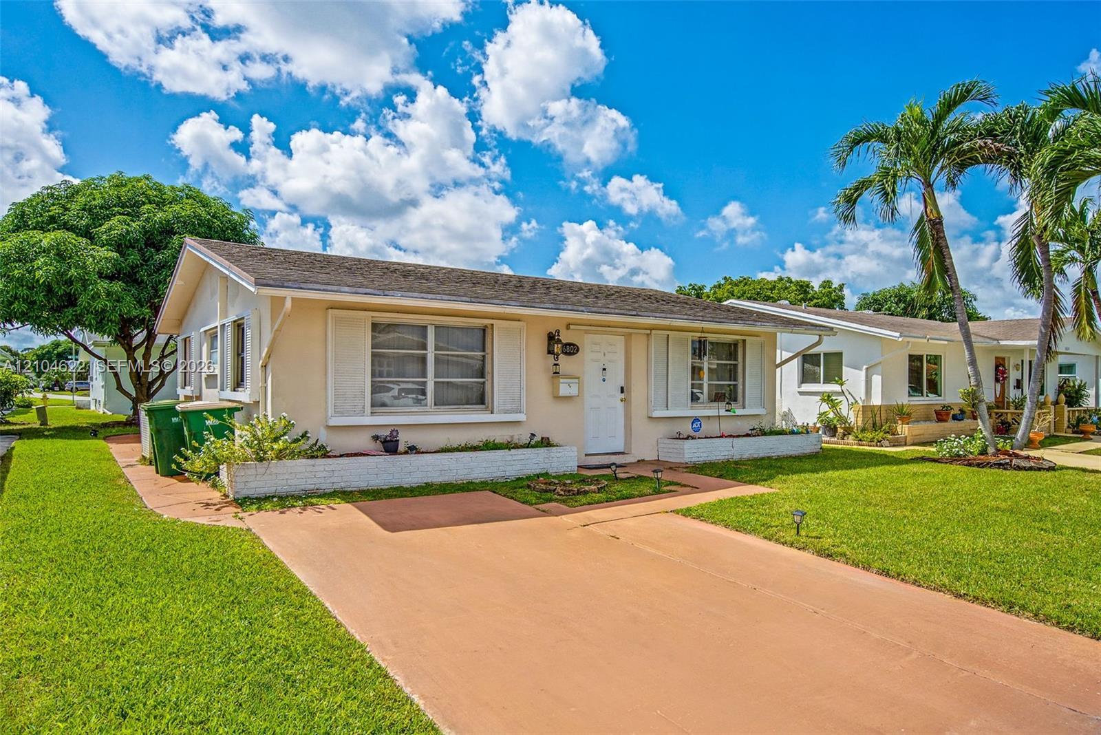 6802 NW 58th Ct, Tamarac FL 33321 photo 2