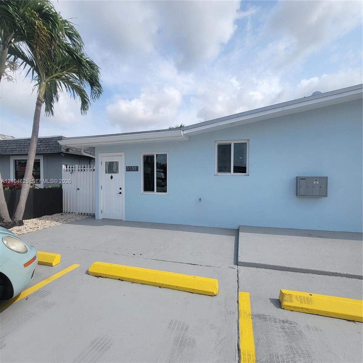1039 W 23rd St, Hialeah FL 33010 photo 2
