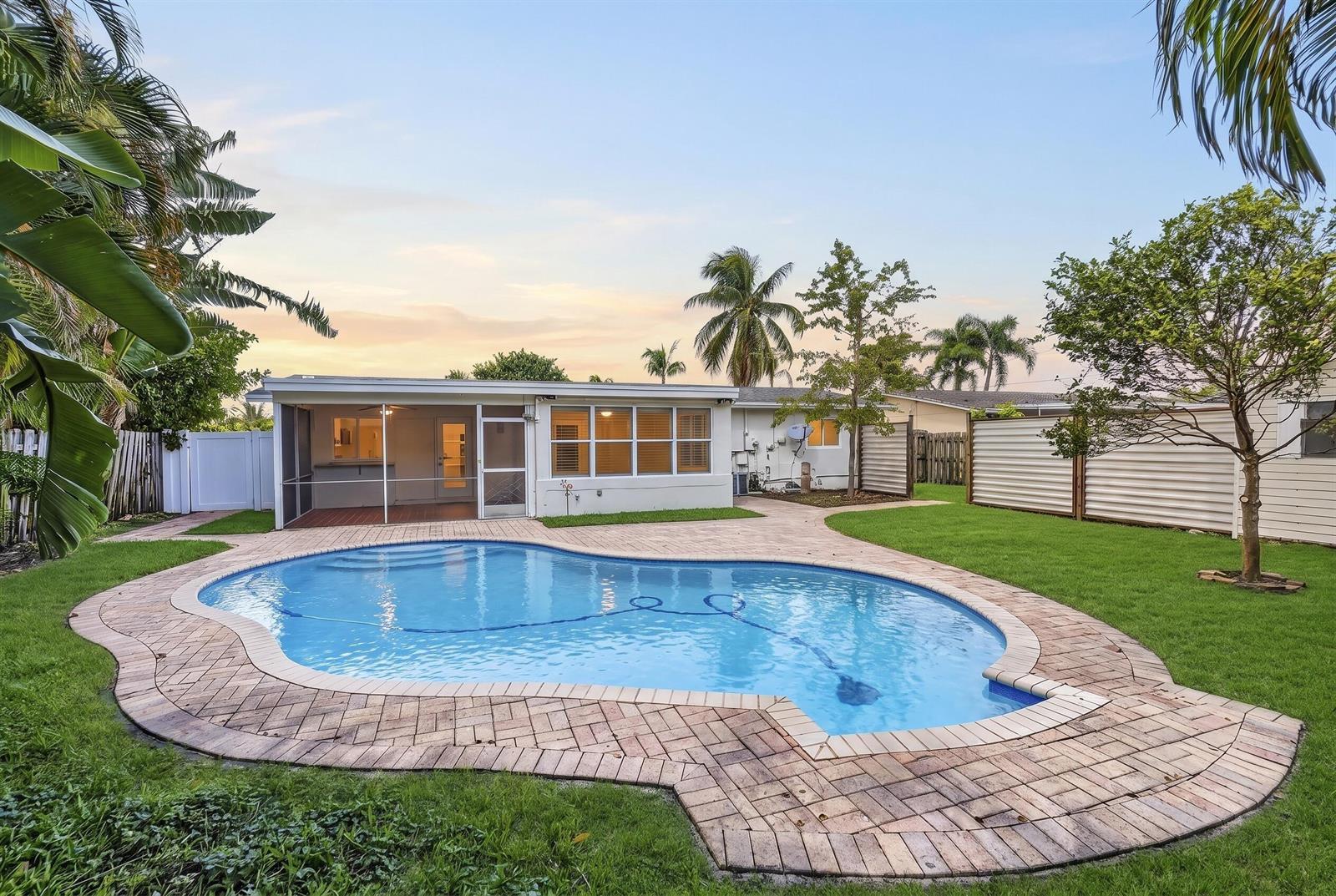 300 SE 11TH Court, Deerfield Beach FL 33441 photo 4