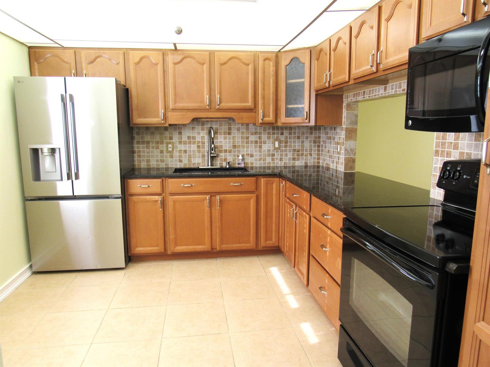 140 LAKE NANCY Lane # 216, West Palm Beach FL 33411 photo 5
