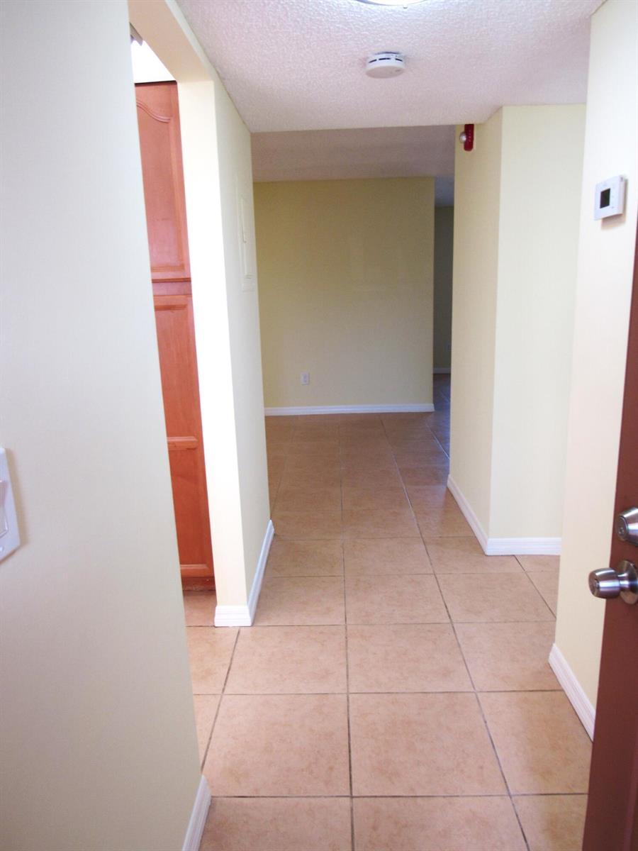 140 LAKE NANCY Lane # 216, West Palm Beach FL 33411 photo 4