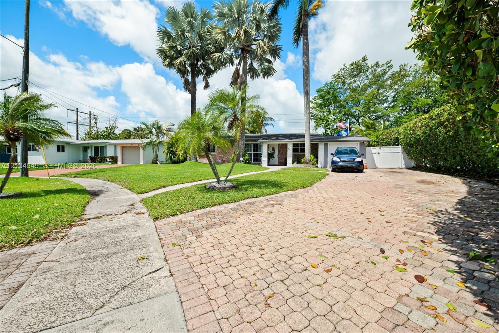 911 SW 51st Ave, Plantation FL 33317 photo 2