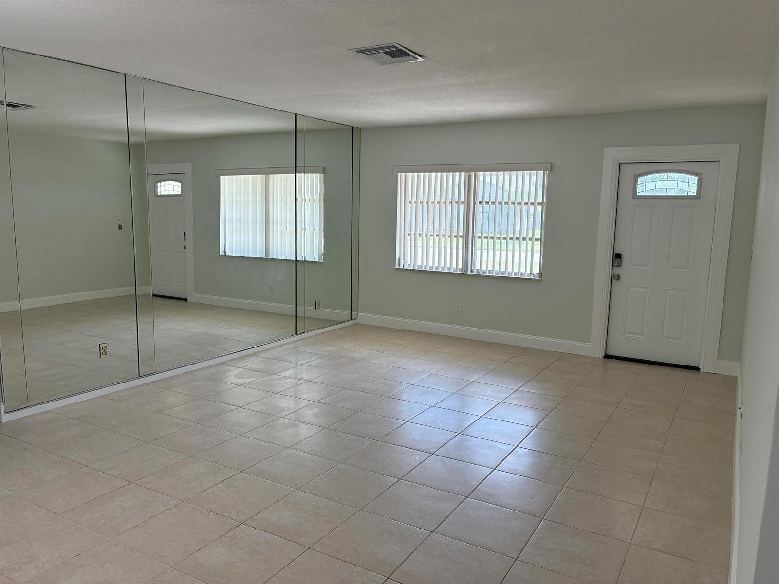 9505 NW 73RD Street, Tamarac FL 33321 photo 2