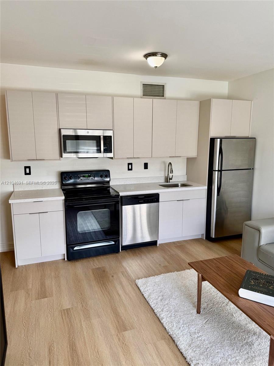 611 11th St # 105, Miami Beach FL 33139 photo 4
