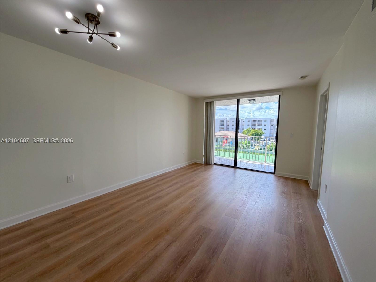 8075 NW 7th St # 321, Miami FL 33126 photo 5
