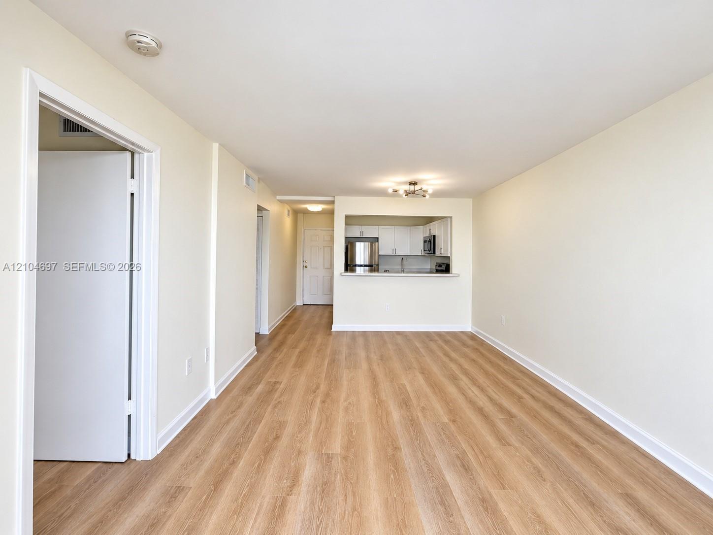 8075 NW 7th St # 321, Miami FL 33126 photo 4