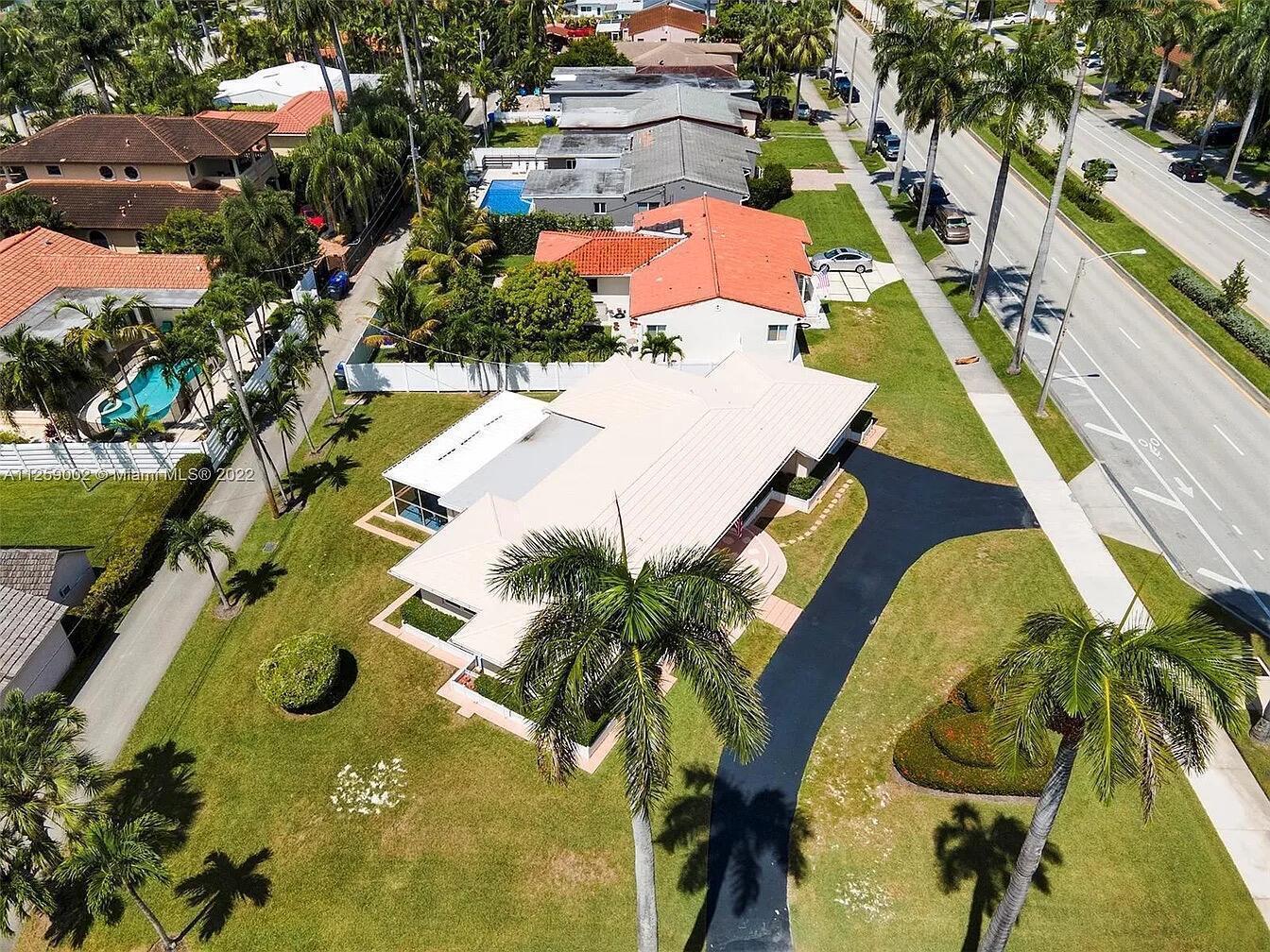 1200 HOLLYWOOD Boulevard, Hollywood FL 33019 photo 2