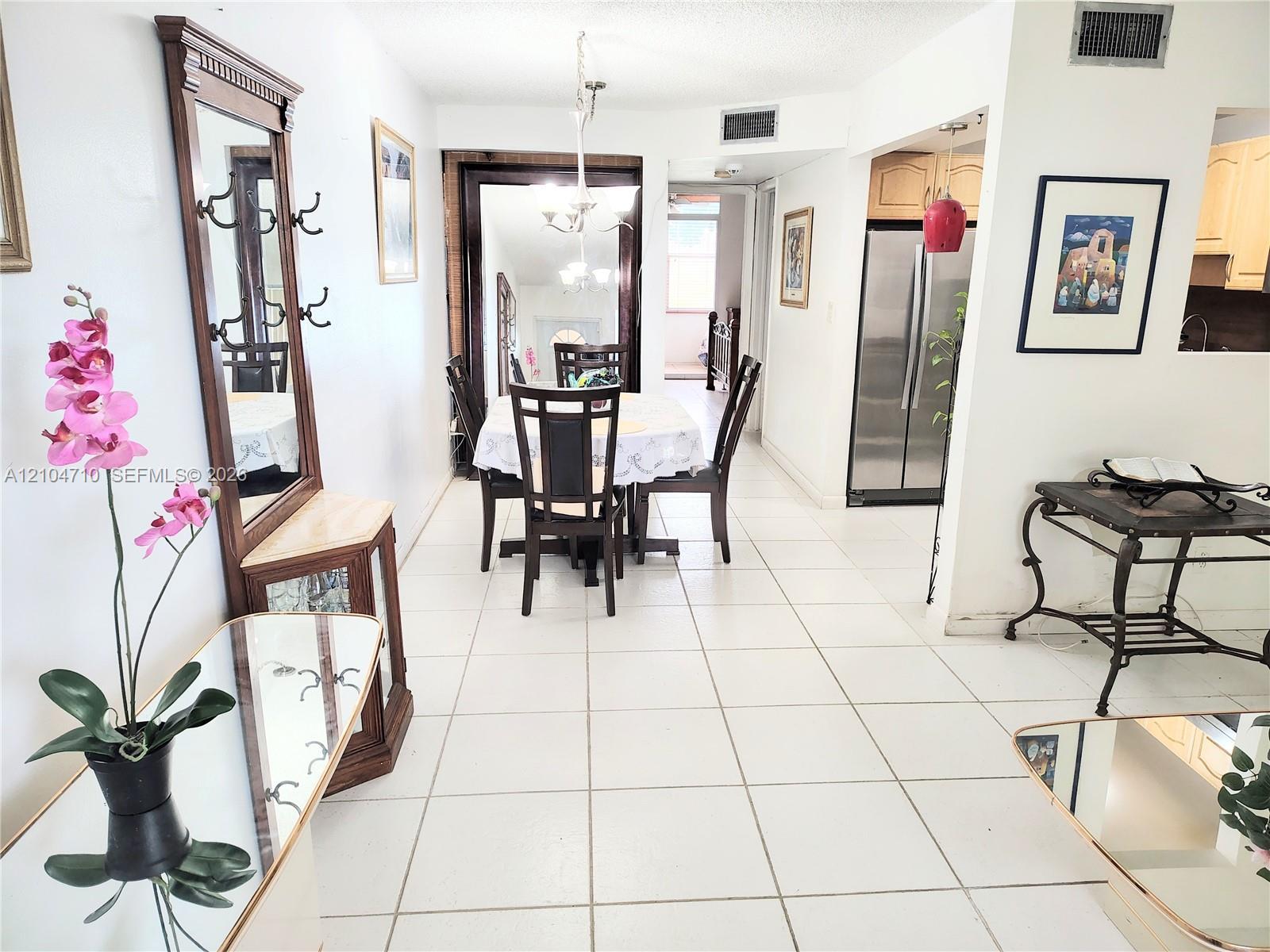 9061 Sunrise Lakes Blvd # 102, Sunrise FL 33322