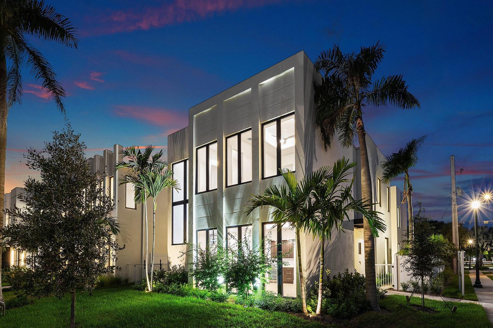 735 SE 4th Avenue, Delray Beach FL 33483