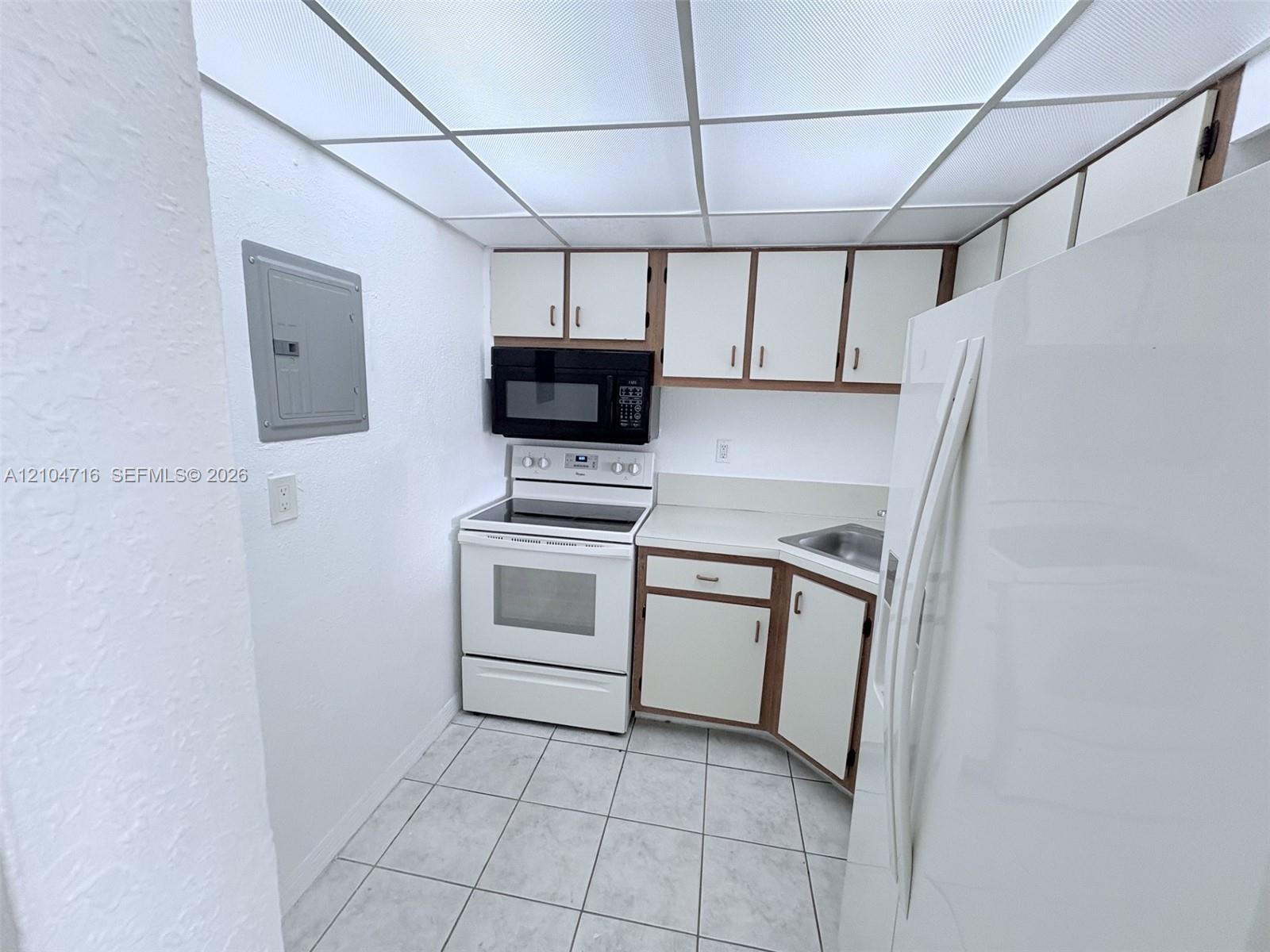 801 NW 47th Ave # 915W, Miami FL 33126 photo 3
