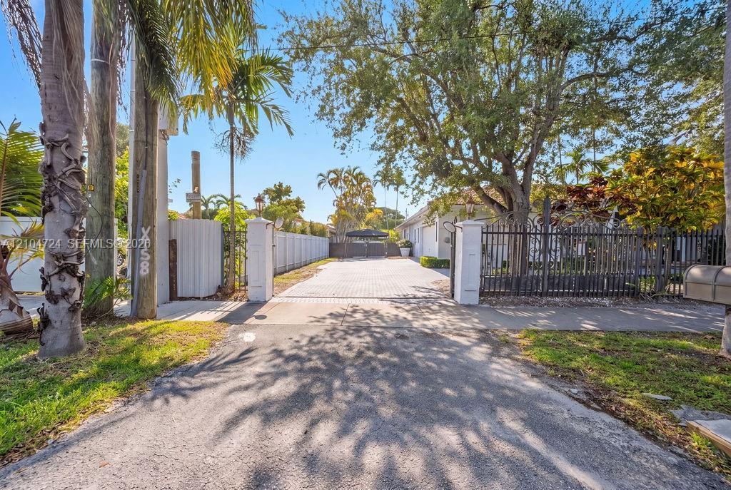 5750 SW 67th Ave, Miami FL 33143 photo 3