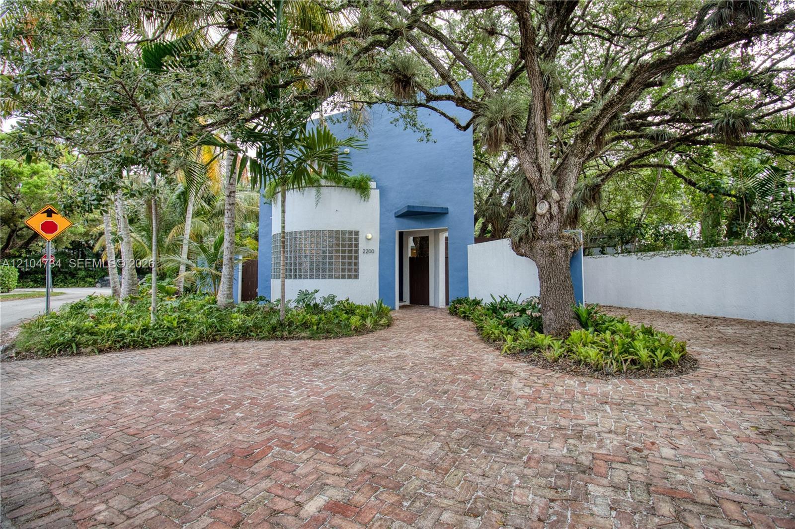 2200 Lincoln Ave, Miami FL 33133