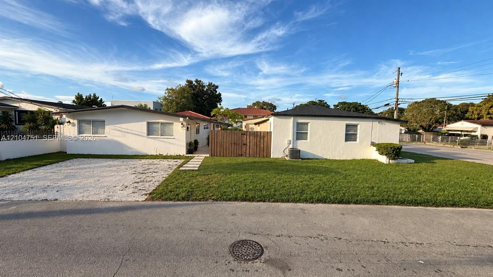 250 NW 34th Ave, Miami FL 33125 photo 2