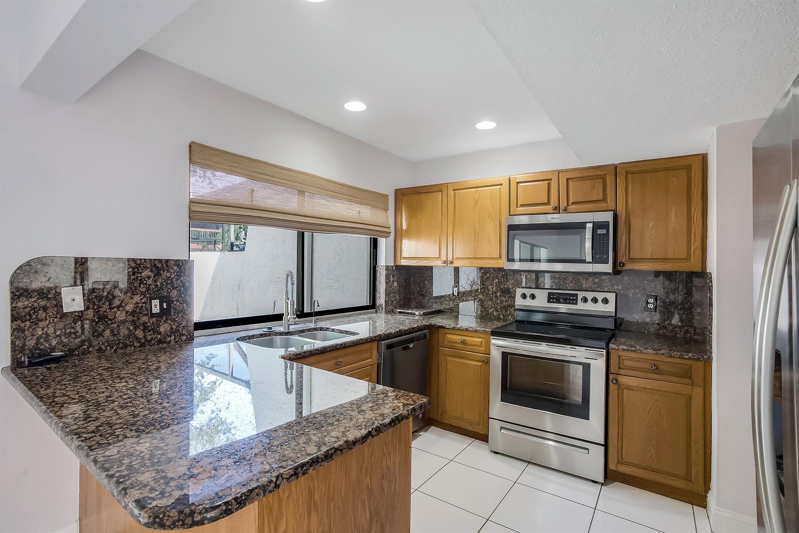 3015 OAKTREE Lane Unit 277, Hollywood FL 33021 photo 4