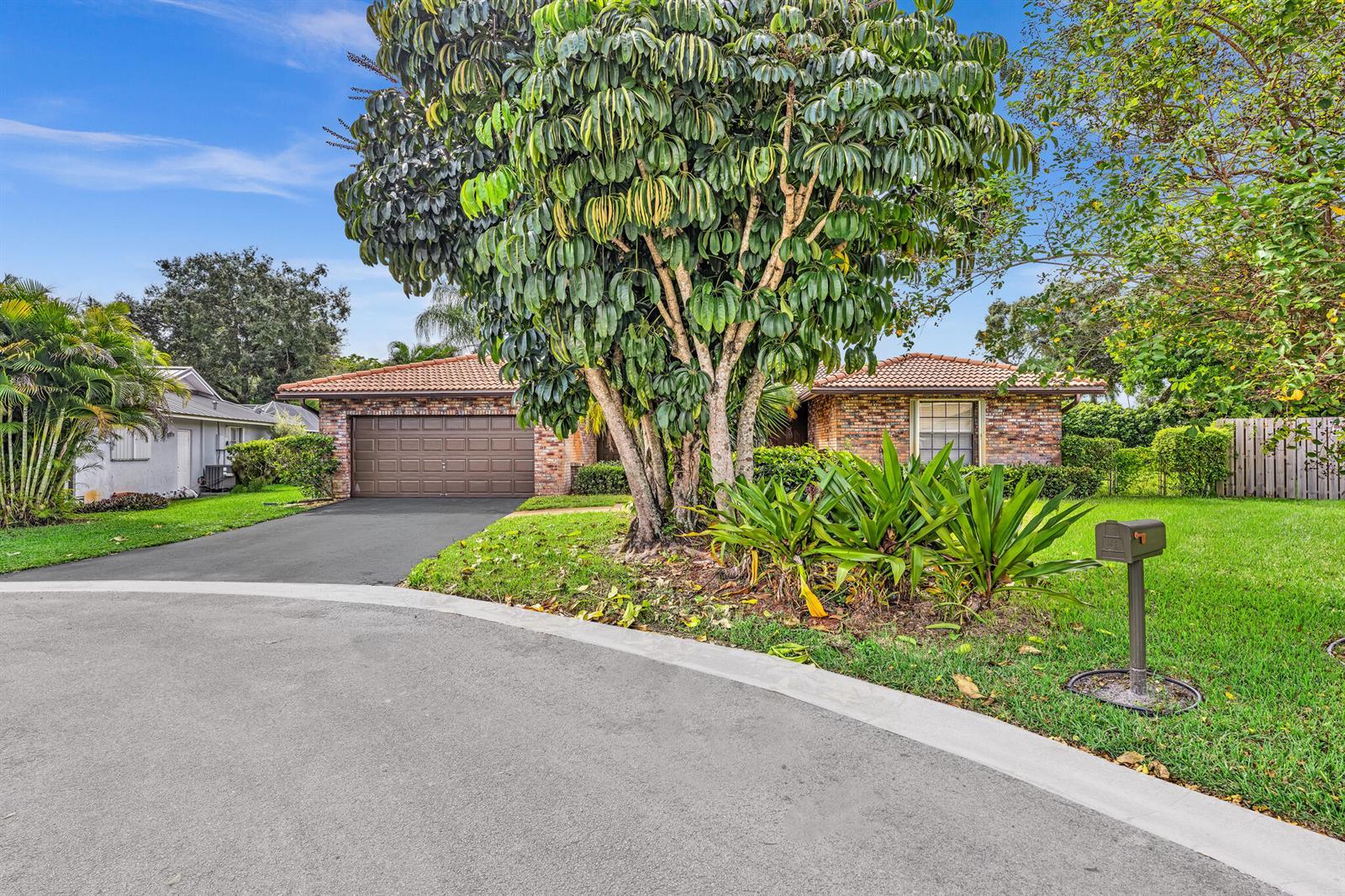 8866 NW 2ND Place, Coral Springs FL 33071 photo 2
