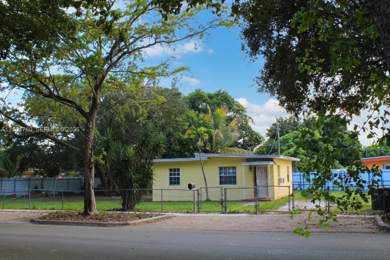 12450 NW 13th Ave, North Miami FL 33167 photo 2