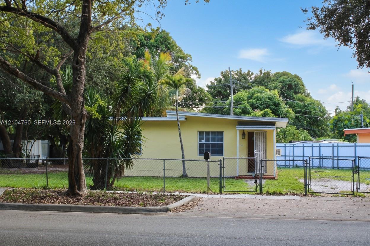 12450 NW 13th Ave, North Miami FL 33167 photo 3