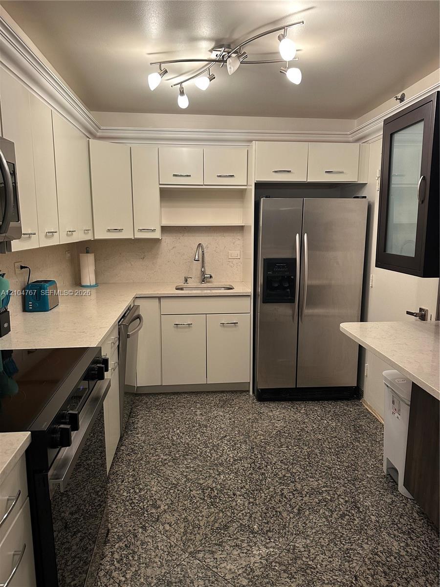 6039 Collins Ave # 815, Miami Beach FL 33140 photo 2