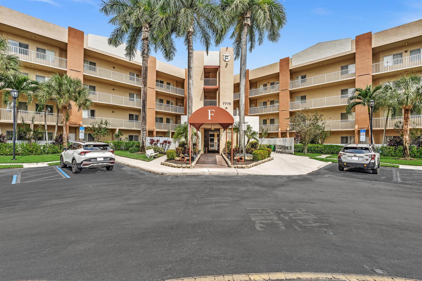7775 YARDLEY Drive # 403, Tamarac FL 33321 photo 2