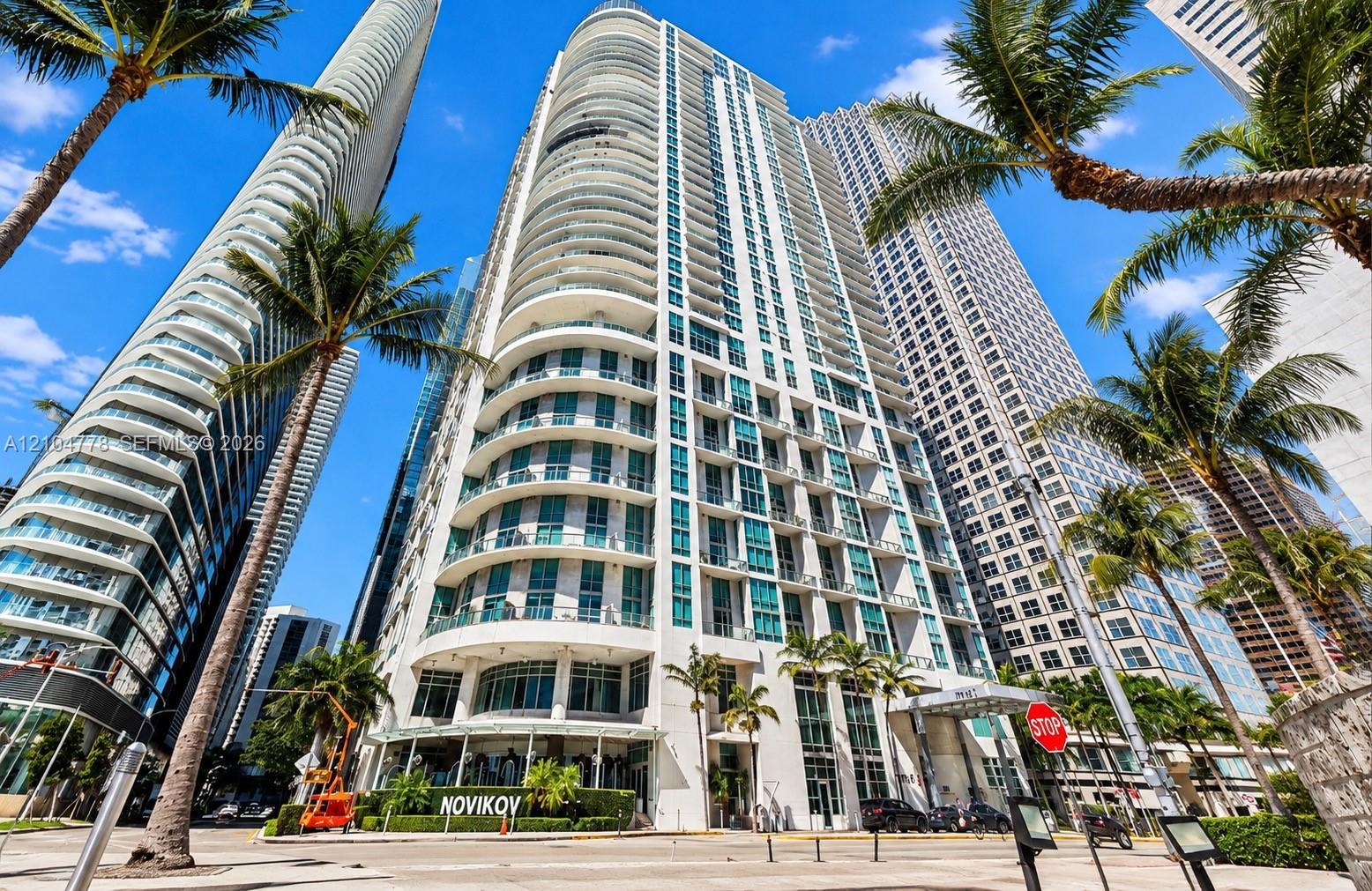 300 S Biscayne Blvd # 2407, Miami FL 33131 photo 2