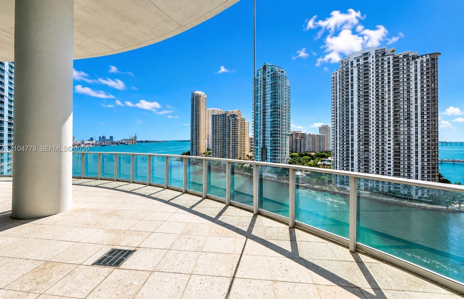 300 S Biscayne Blvd # 2407, Miami FL 33131 photo 4