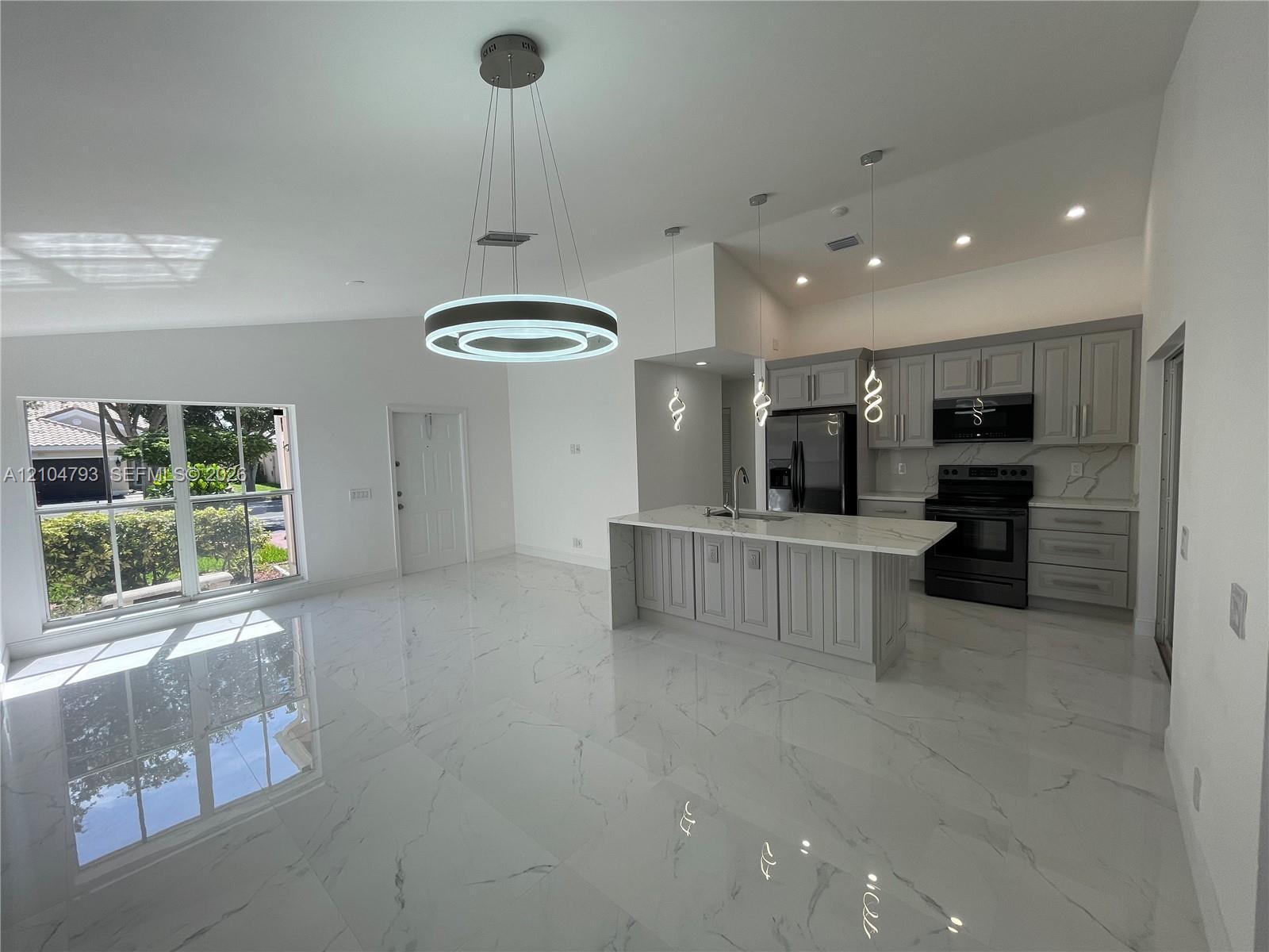 816 Sand Creek Cir # 816, Weston FL 33327 photo 4