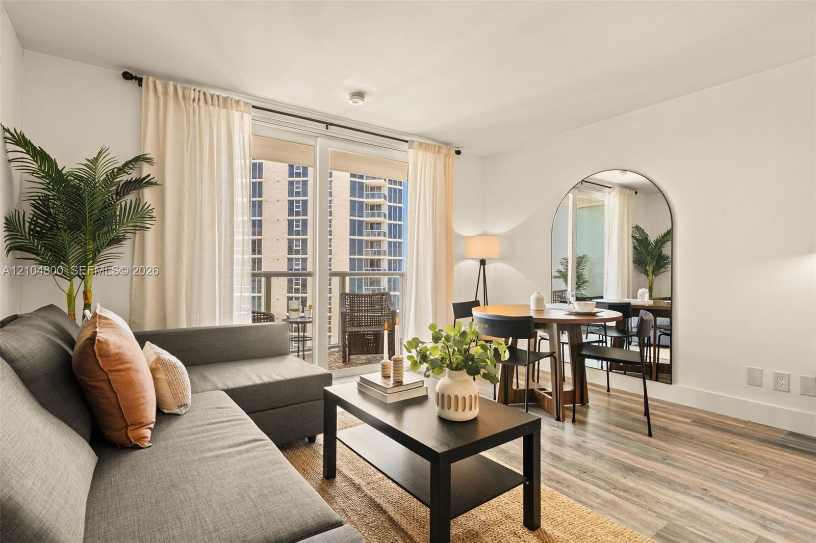 19201 Collins Ave # 924, Sunny Isles Beach FL 33160 photo 4