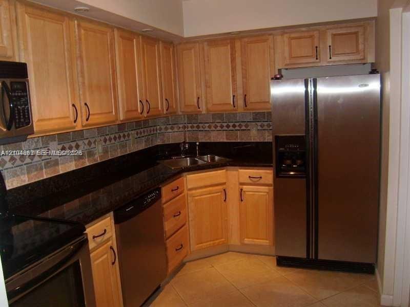 3129 Oakland Shores Dr # A104, Oakland Park FL 33309