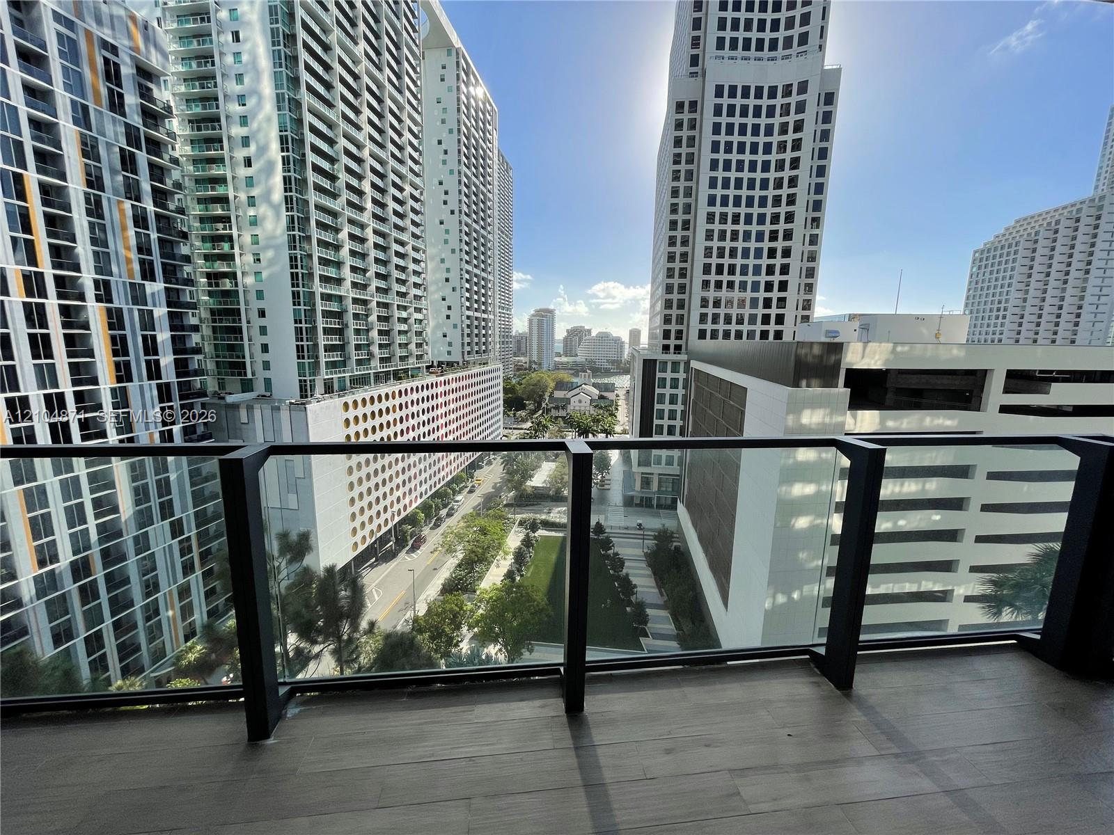 68 SE 6th St # 909, Miami FL 33131 photo 2