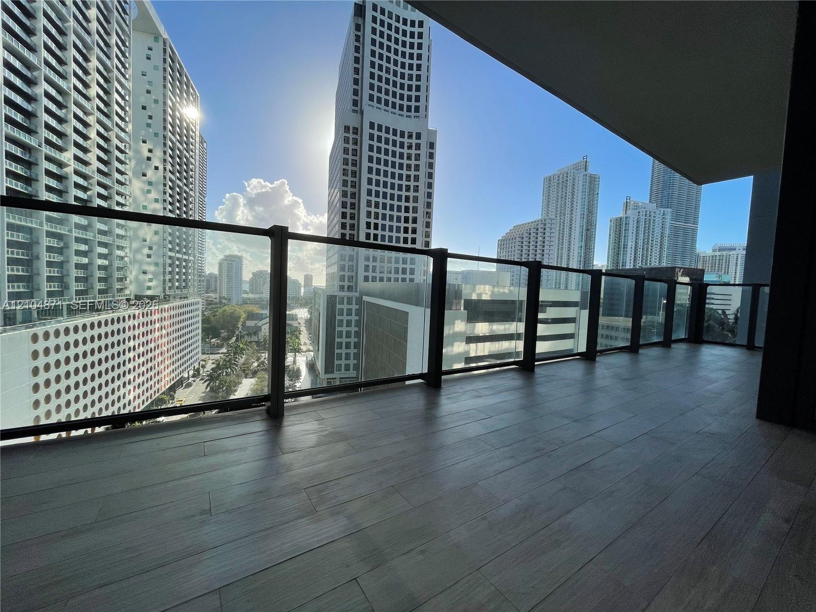 68 SE 6th St # 909, Miami FL 33131