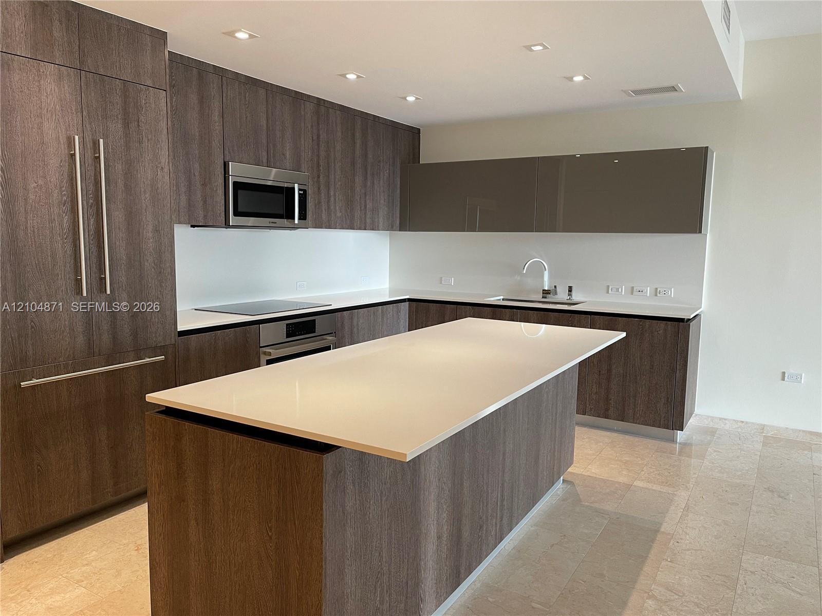 68 SE 6th St # 909, Miami FL 33131 photo 5