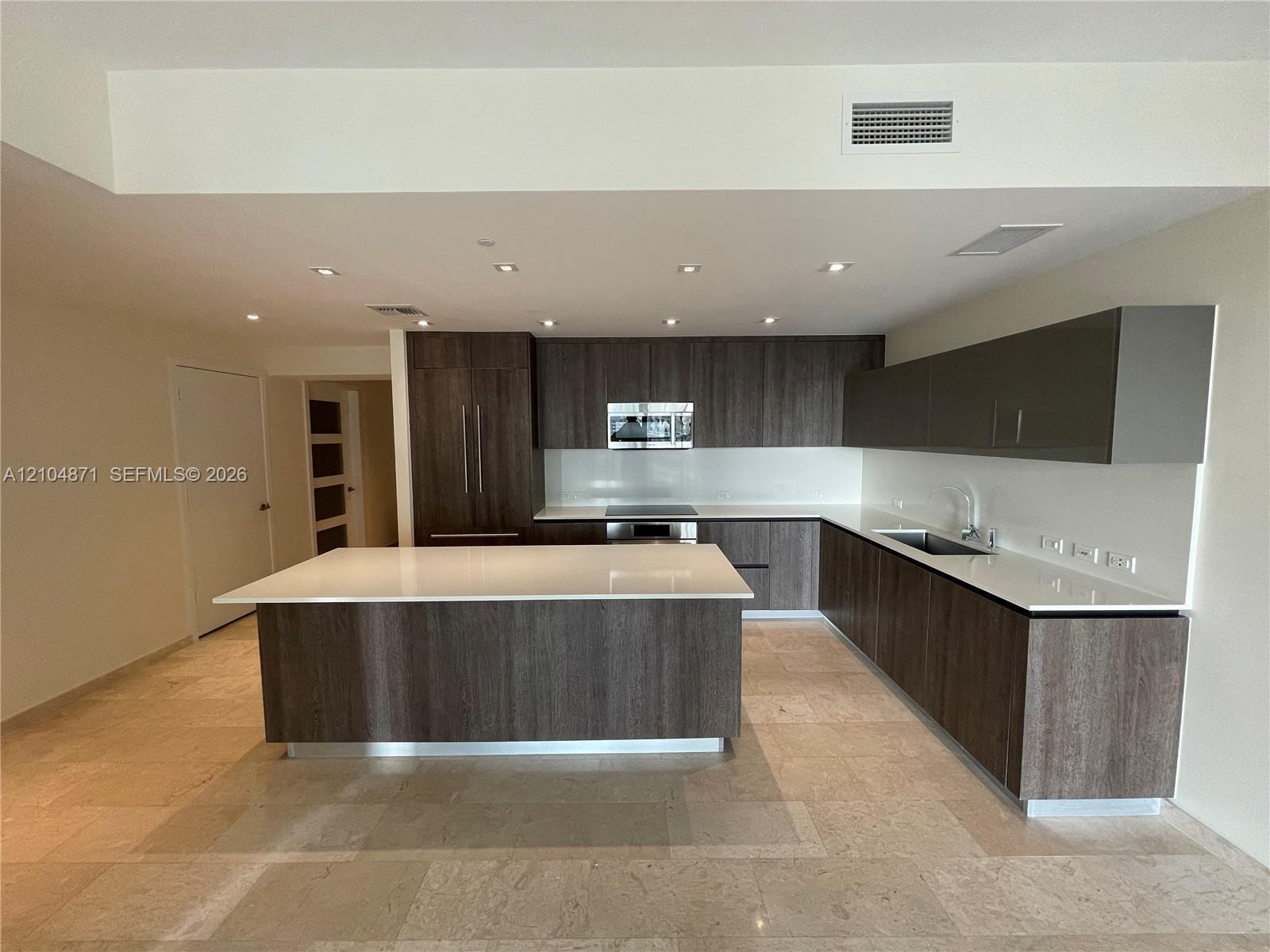 68 SE 6th St # 909, Miami FL 33131 photo 4