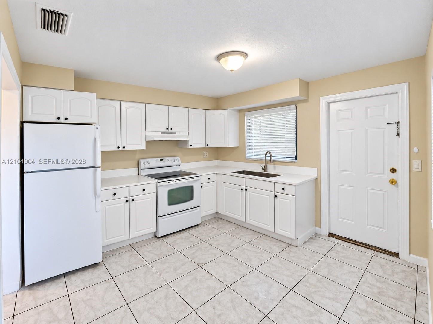 4281 NE 5th Ave # 4281, Oakland Park FL 33334 photo 3