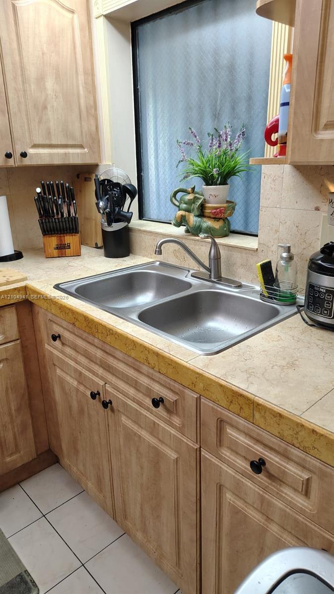 6251 W 24th Ave # 10, Hialeah FL 33016